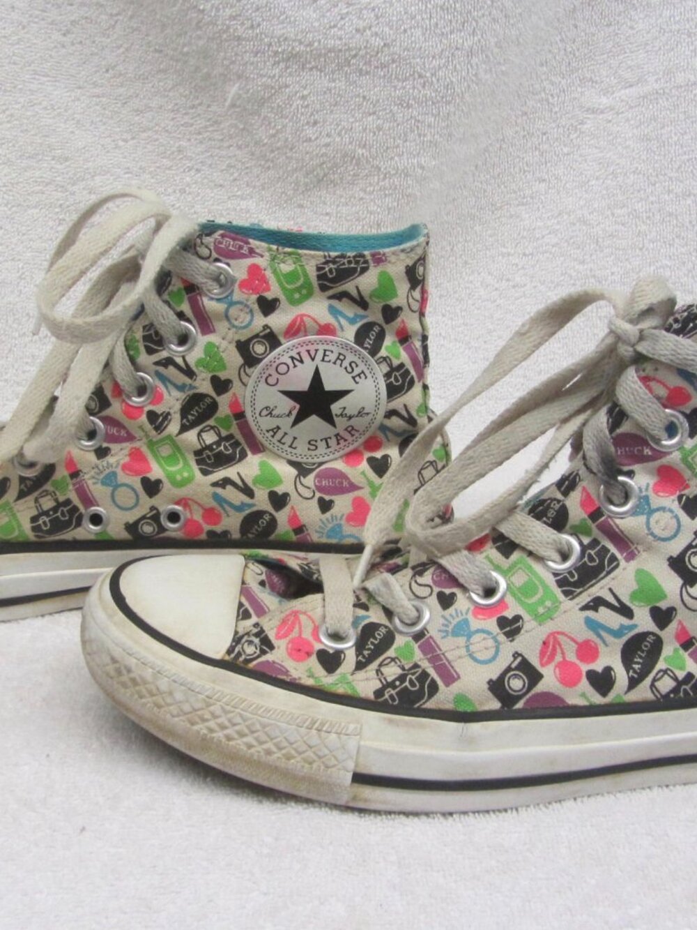 CONVERSE ALL STAR SHOES Sz 7 Womens Hightop Canvas Print